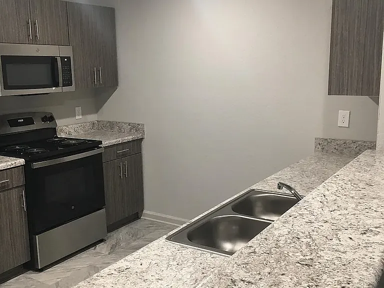 Glen Rock Hills Luxury Apartments — Photo 1