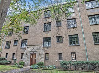 724 Noyes St #2E, Evanston, IL 60201