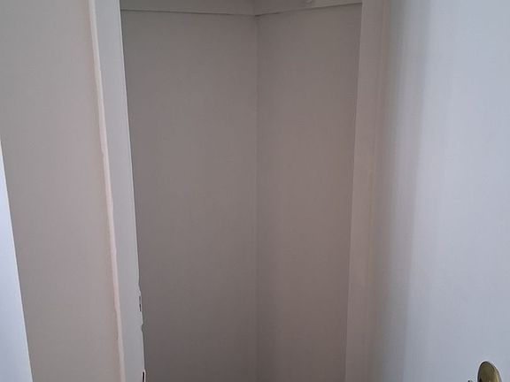 4th image of 1539 Woodruff Ave #105