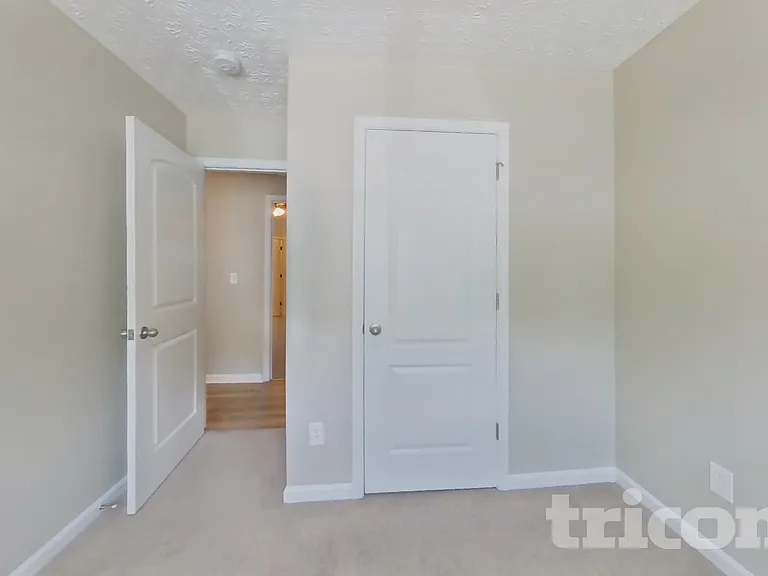 6300 Ellenwood Dr — Photo 13
