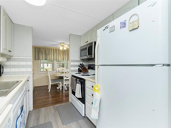 4th image of 7598 Ratan Cir