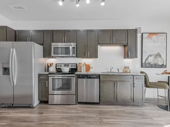 Cortland Alameda Station