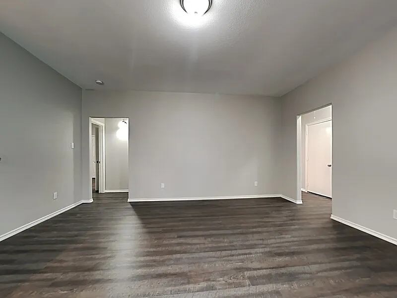 3 bed, 2.0 bath, 1437 sqft, $1,799 — Photo 2