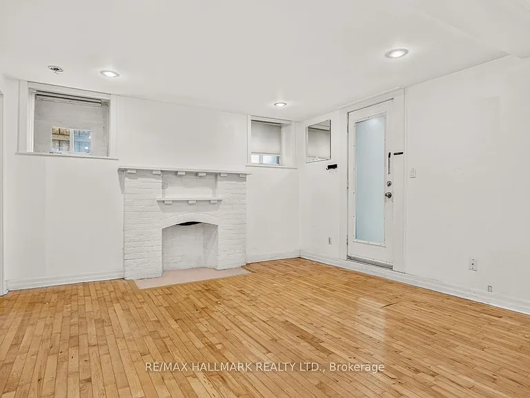 483 Parkside Dr #LOWER — Photo 3