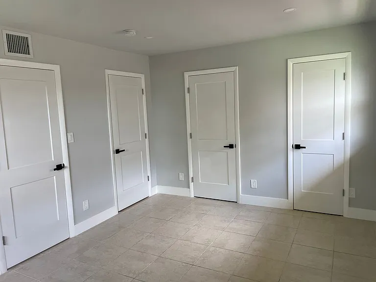1721 SW 40th Ter #B — Photo 14