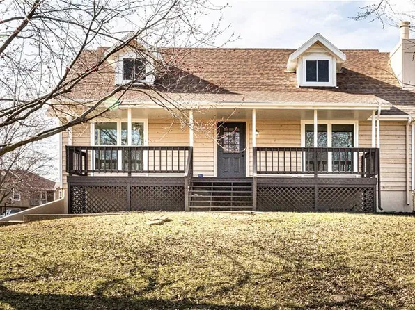 2000 NE Dill Dr, Lees Summit, MO 64086