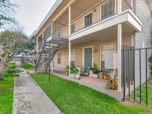 255 E Rampart Dr #401, San Antonio, TX 78216