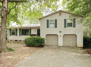 1148 Blazing Rdg, Lawrenceville, GA 30046