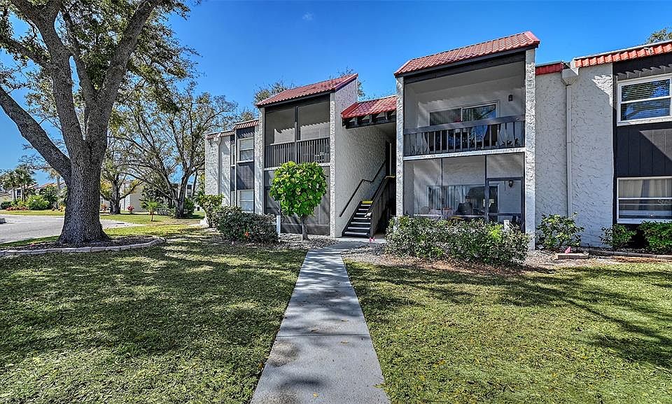 1st image of 3201 Beneva Rd Unit 204