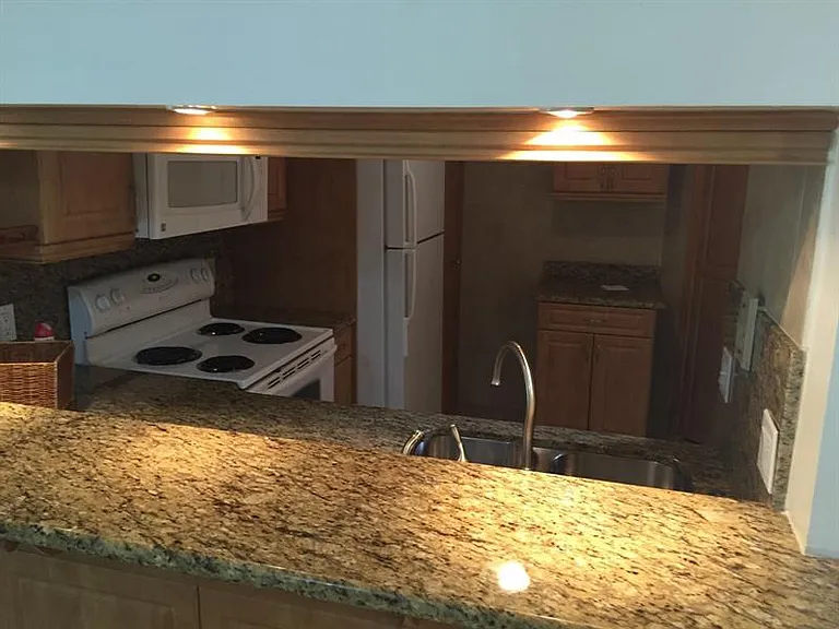 1046 Coral Club Dr — Photo 9