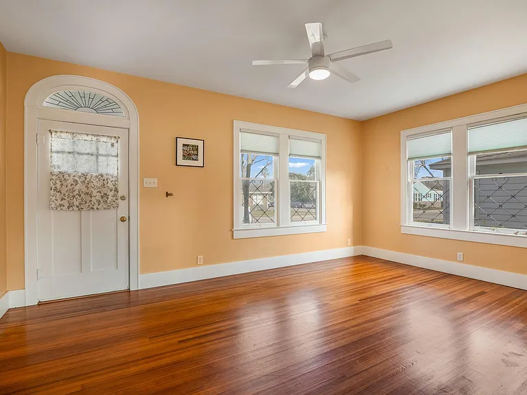 4823 Fannin Dr — Photo 9