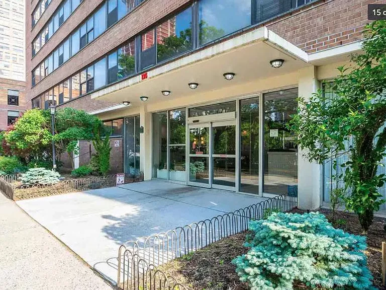 135 Montgomery St #19H — Photo 3
