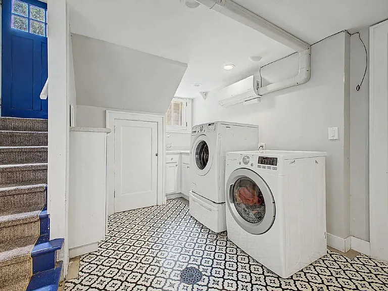 1156 S Downing St — Photo 20