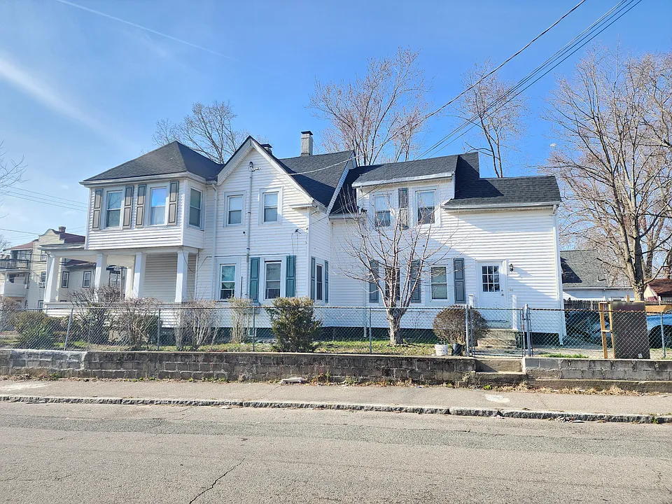 806 Warren Ave #1