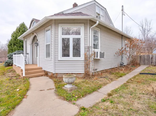 709 W 8th St, Muscatine, IA 52761
