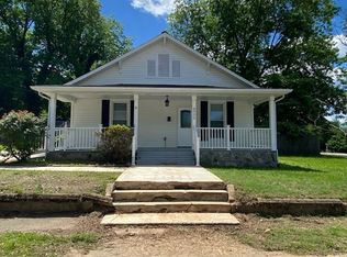 335 W Sycamore St, Lincolnton, NC 28092