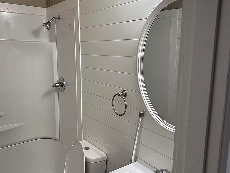 Bathroom with 5' shower