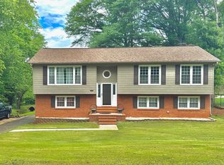 519 Hemlock Dr, Boiling Springs, SC 29316