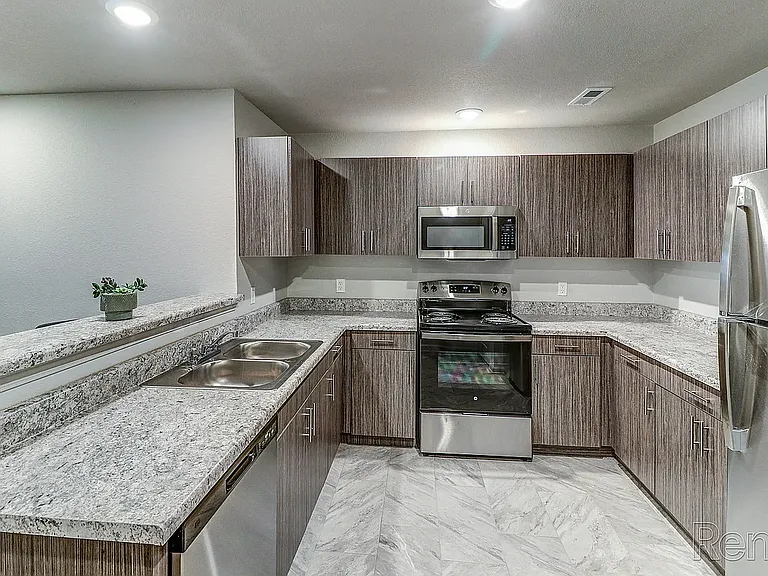 Pine Ridge Luxury Apartments — Photo 7