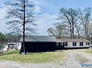 6080 Rosemary Ln, Cedar Bluff, AL 35959