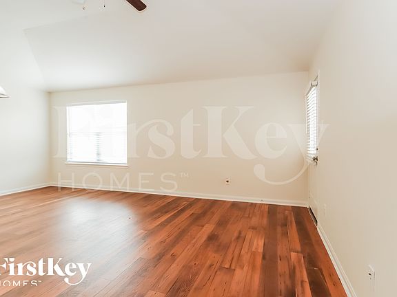 3rd image of 9846 Onyx Trail Dr