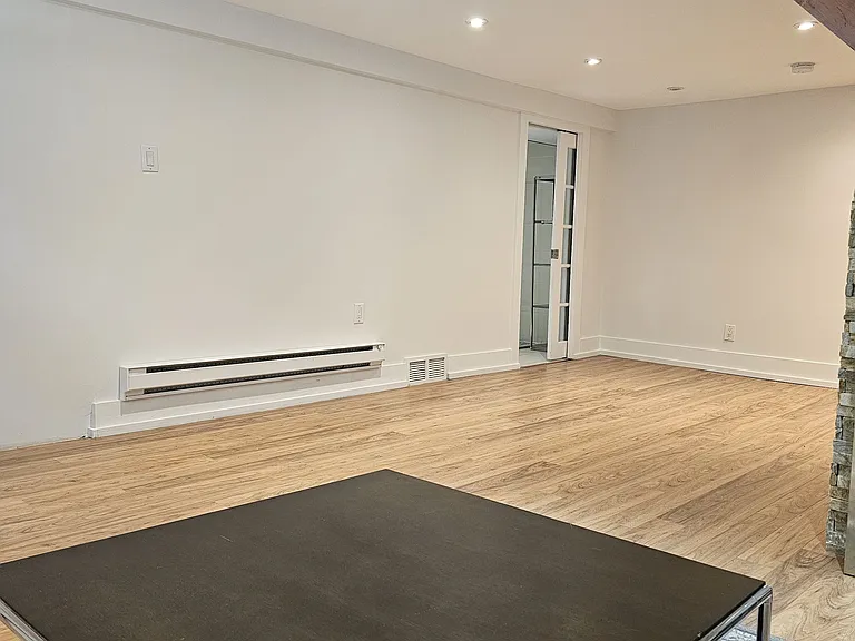 222 Patricia Ave #BASEMENT — Photo 13