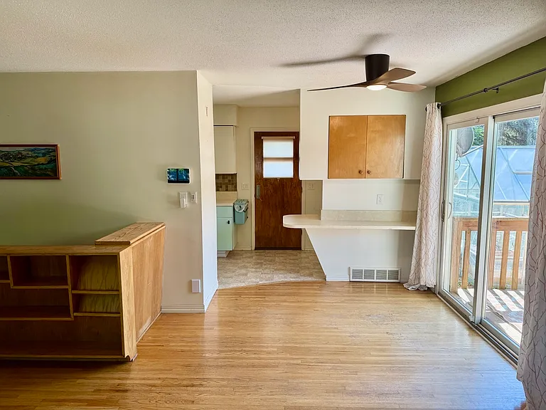2019 Selkirk Pl — Photo 10