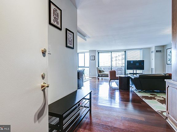 2nd image of 4620 N Park Ave APT 1405E