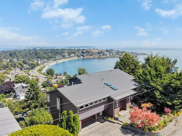 141 Denison Rd, Oak Bay, BC V8S 4K2