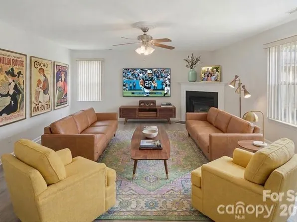 317 Ashton Bluff Cir, Mount Holly, NC 28120