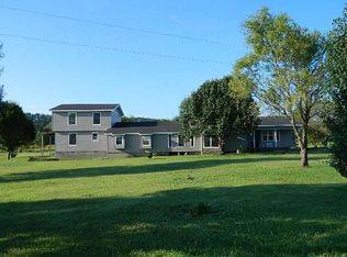 105 Qualls Ln, Mc Ewen, TN 37101