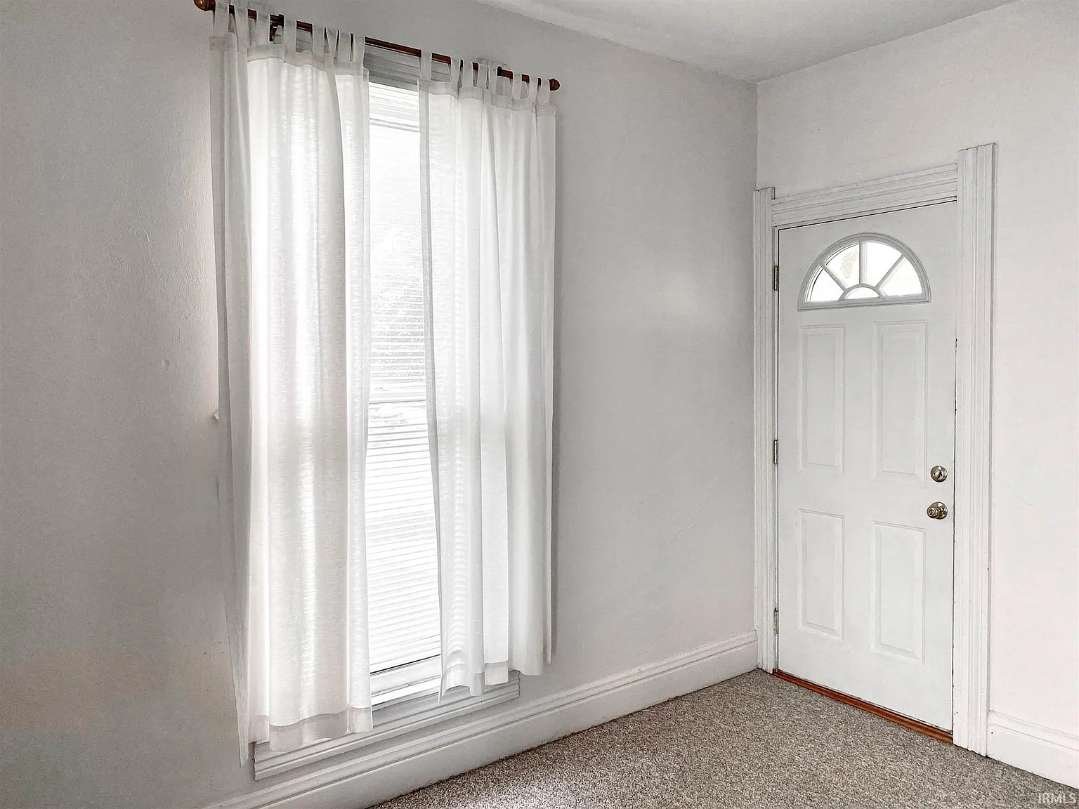 3 bed, 2.0 bath, 1096 sqft, $2,775 — Photo 4