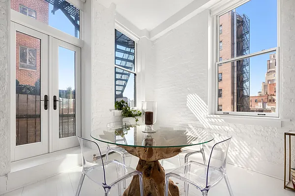 Sold by Compass | media 9