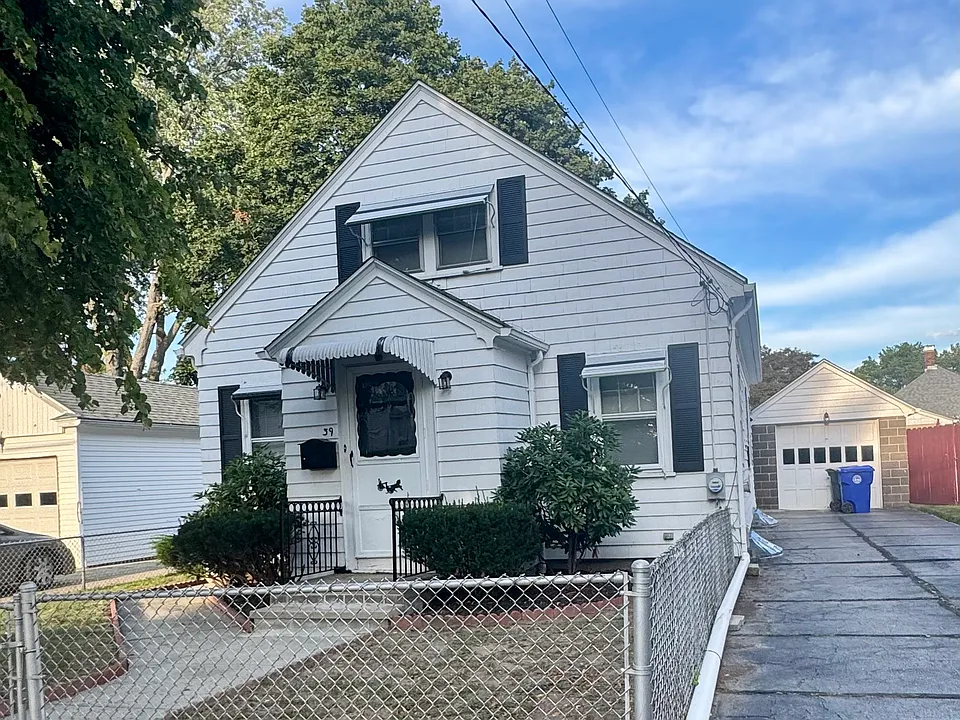 39 Hillview Ave