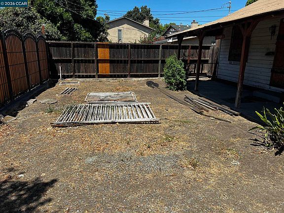 3rd image of 1110 Eureka Ln