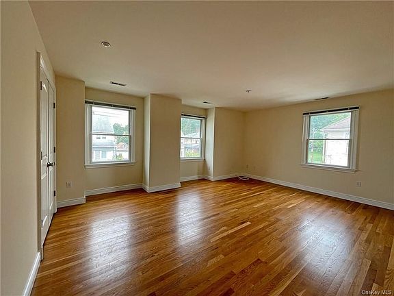 2nd image of 43 Park Pl #2
