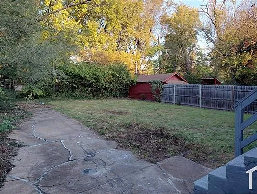3 bed, 832 sqft, $1,300 — Photo 2