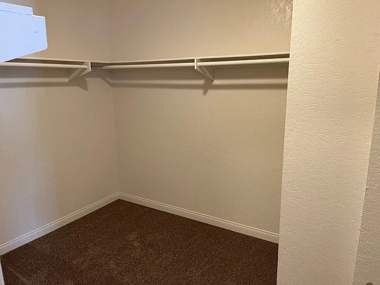 3bed,2bath townhome. Half off rent for January 2024! — Photo 23