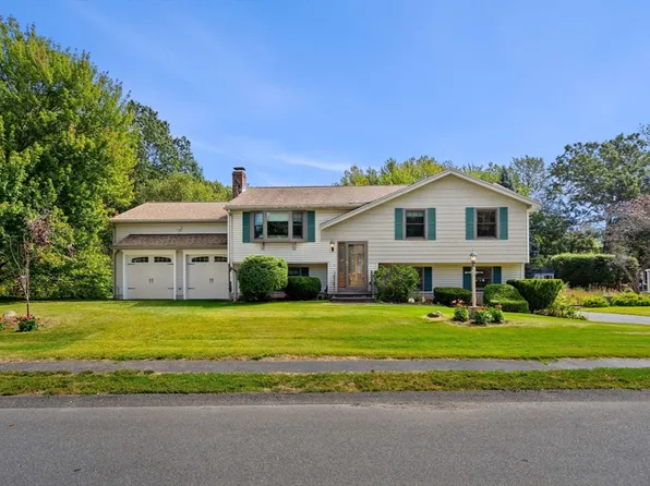 23 Lincolnshire Dr, Haverhill, MA 01835