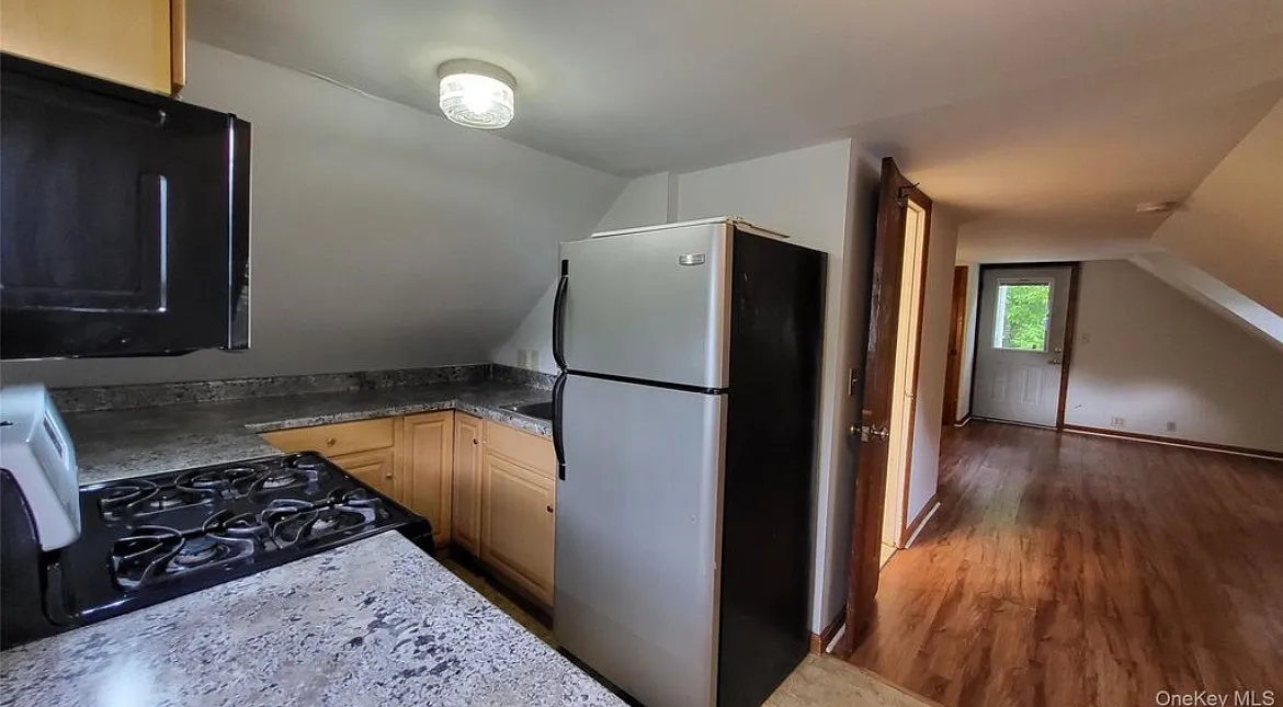 Studio, 560 sqft, $1,500 — Photo 4