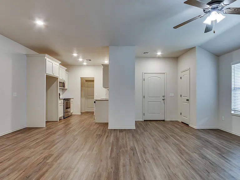 412 Chalk Hill Ct — Photo 9