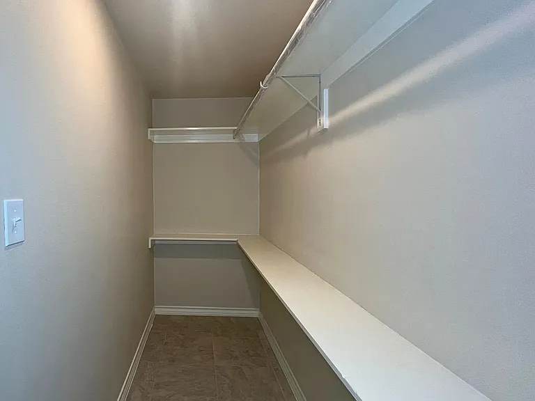 2904 E Lyon St — Photo 31