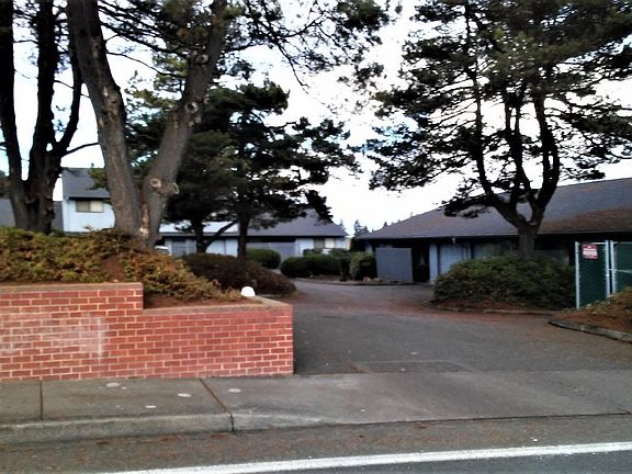 2nd image of 916 NW 99th St