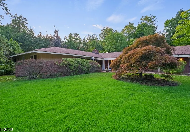 29 Wayside Pl — Photo 1