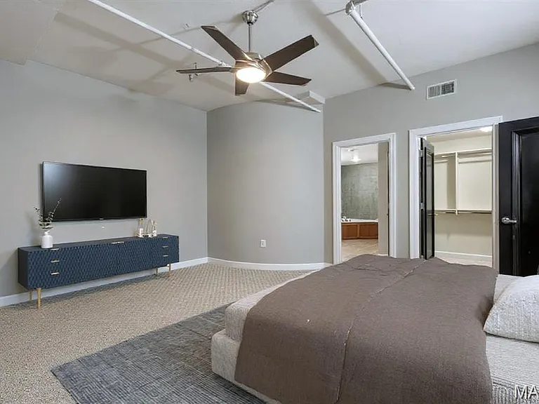 4901 Washington Blvd #4B — Photo 10