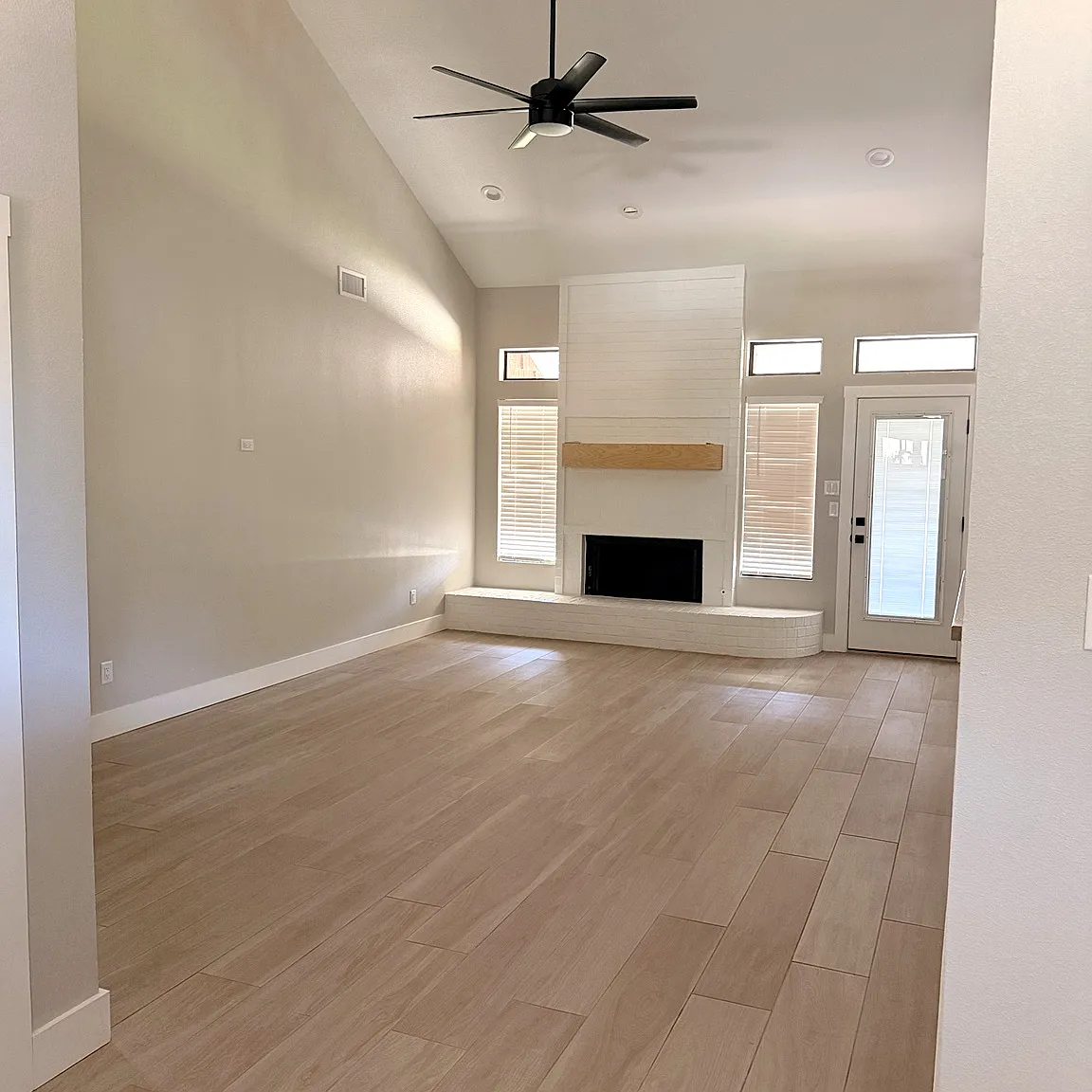 4 bed, 1990 sqft, $3,800 — Photo 3