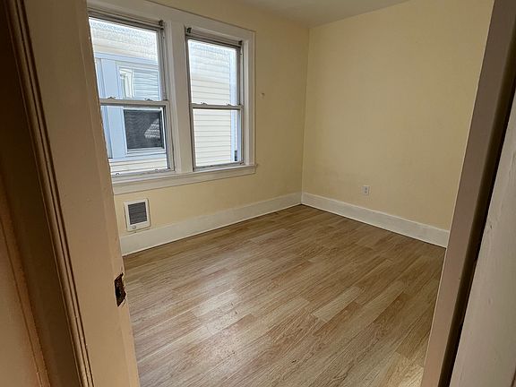 3rd image of 128 Poningo St Floor 2