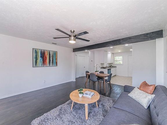 4th image of 530 Royal Ave