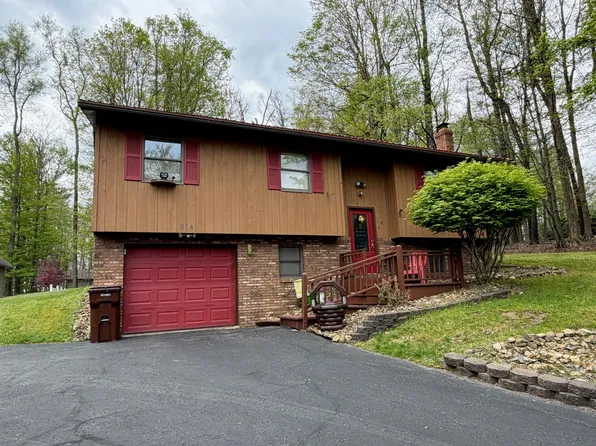 614 Bucco Reef Rd, Du Bois, PA 15801
