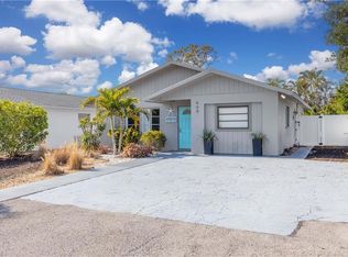 668 94th Ave N, Naples, FL 34108